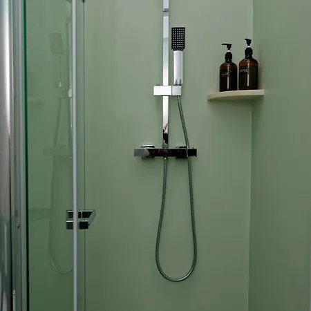 Tiscali בית הארחה