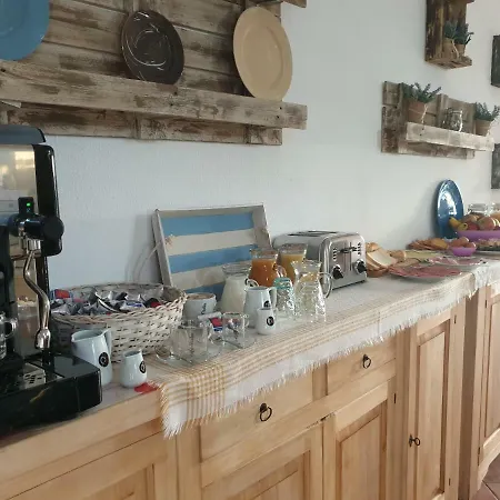 Tiscali בית הארחה